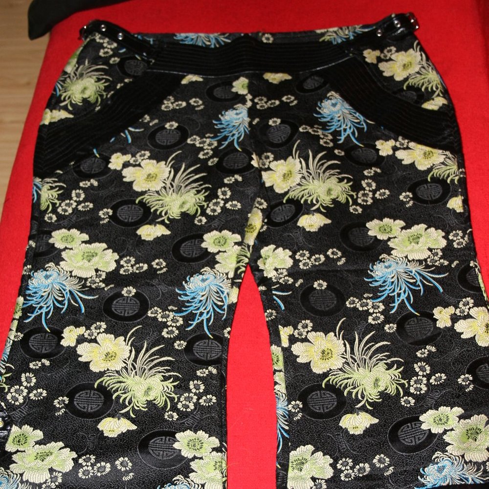 Lip Service Geisha Capris - Godzilla vs The City of Angels